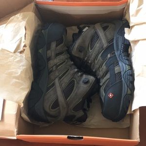 Merrell Moab 2 Vent Mid Wp Ct size 7.5 wide Pewter color